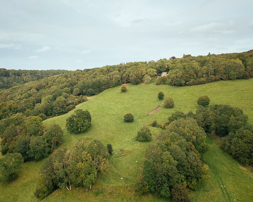 皮尔斯泰勒改造和改造了他位于英格兰西南部的“月光”房子