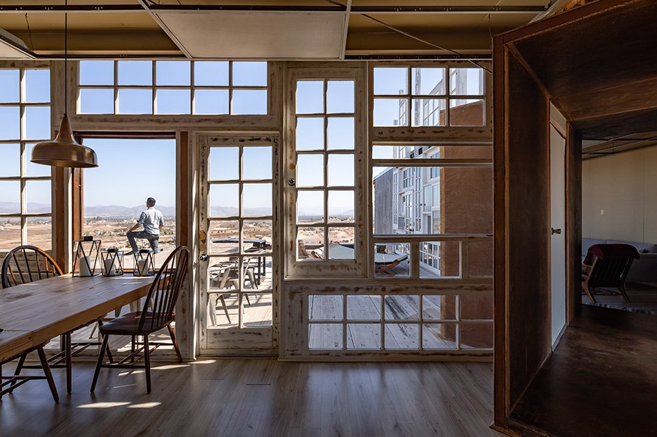 alejandro d'acosta 将 casa elias 建造为“观察和研究景观的站”