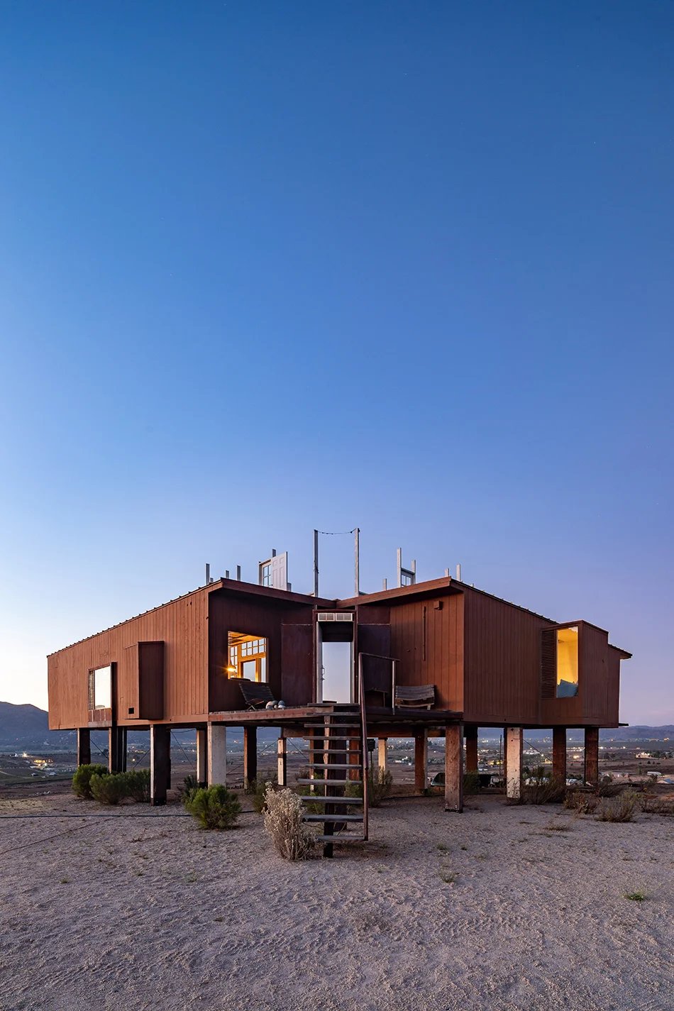 alejandro d'acosta 将 casa elias 建造为“观察和研究景观的站”