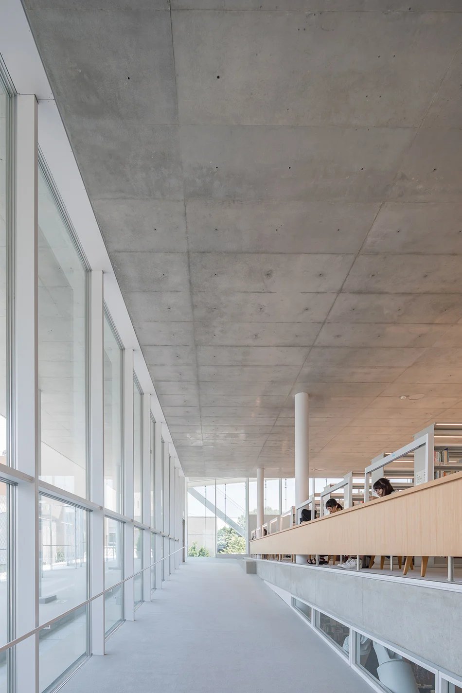 妹岛和世设计的日本女子大学图书馆 摄影：vincent hecht
