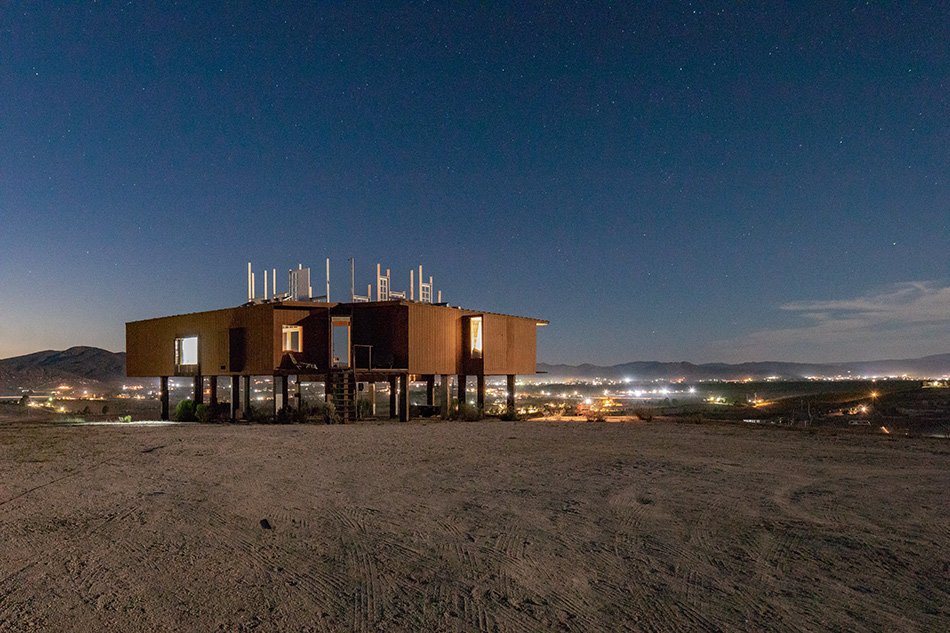 alejandro d'acosta 将 casa elias 建造为“观察和研究景观的站”