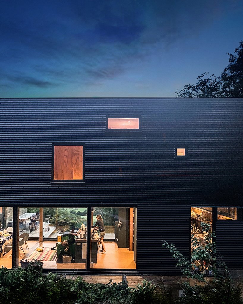 皮尔斯泰勒改造和改造了他位于英格兰西南部的“月光”房子