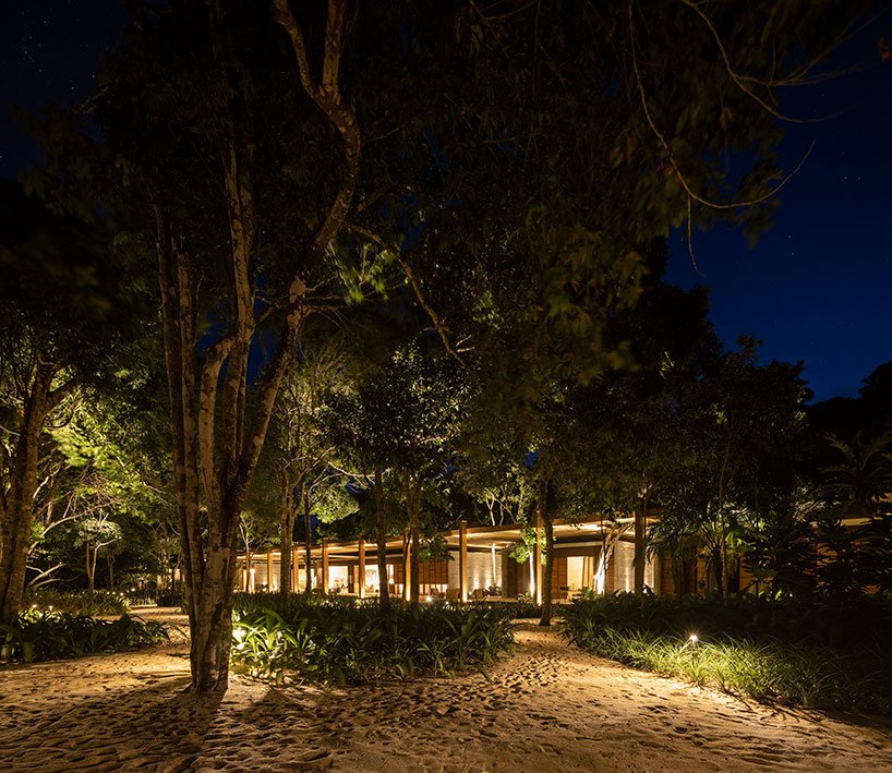 MK27 工作室在巴西东北部的热带海岸线隐藏了“沙屋” MK27 工作室在巴西东北部的热带海岸线隐藏了“沙屋”