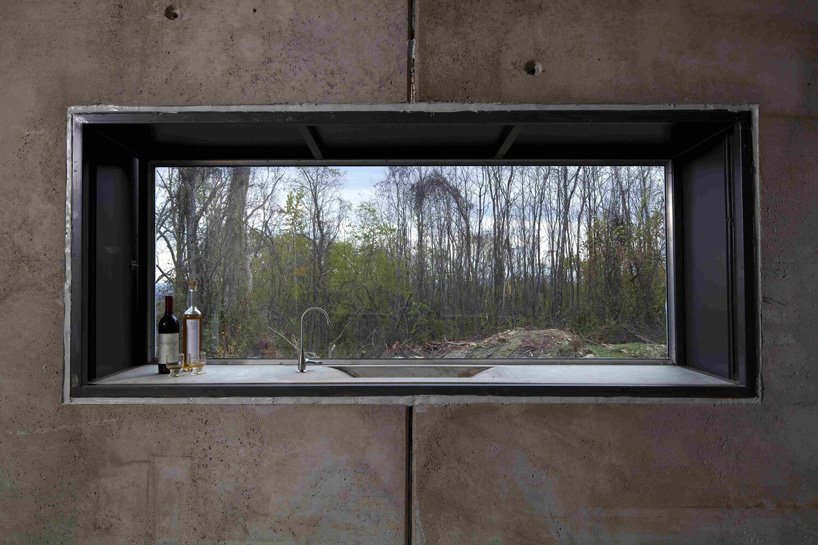 悬臂吊床完成了美国 greenspur 的离网“失落的威士忌”小屋 悬臂吊床完成了美国 greenspur 的离网“失落的威士忌”小屋