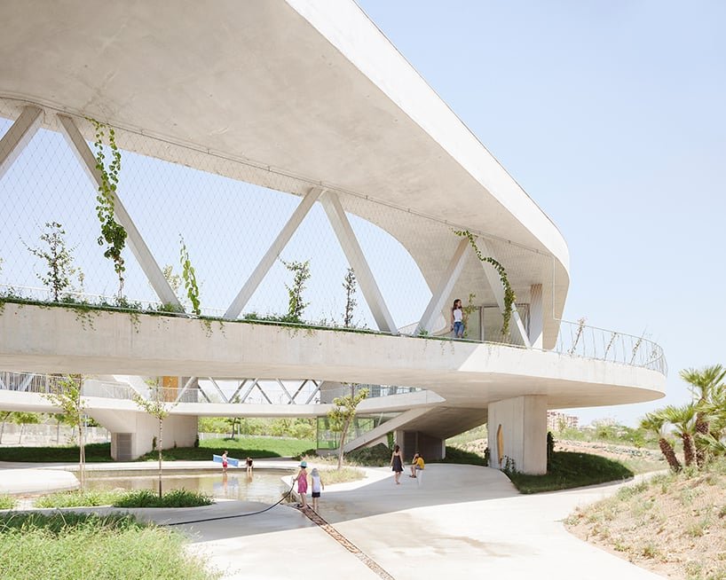 grupo aranea 通过庞大的绿色天文台提升了西班牙阿利坎特的公园空间 grupo aranea 通过庞大的绿色天文台提升了西班牙阿利坎特的公园空间