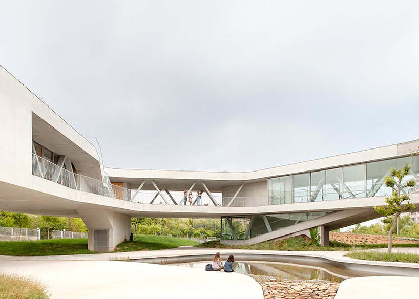 grupo aranea 通过庞大的绿色天文台提升了西班牙阿利坎特的公园空间 grupo aranea 通过庞大的绿色天文台提升了西班牙阿利坎特的公园空间