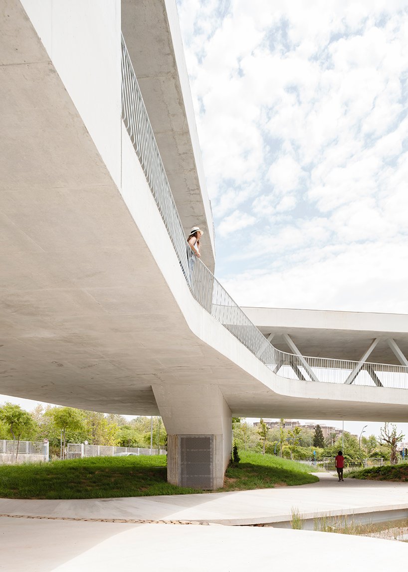 grupo aranea 通过庞大的绿色天文台提升了西班牙阿利坎特的公园空间 grupo aranea 通过庞大的绿色天文台提升了西班牙阿利坎特的公园空间