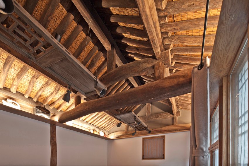 Chaoffice 在中国农村改造了带有隐藏通道的家庭住宅