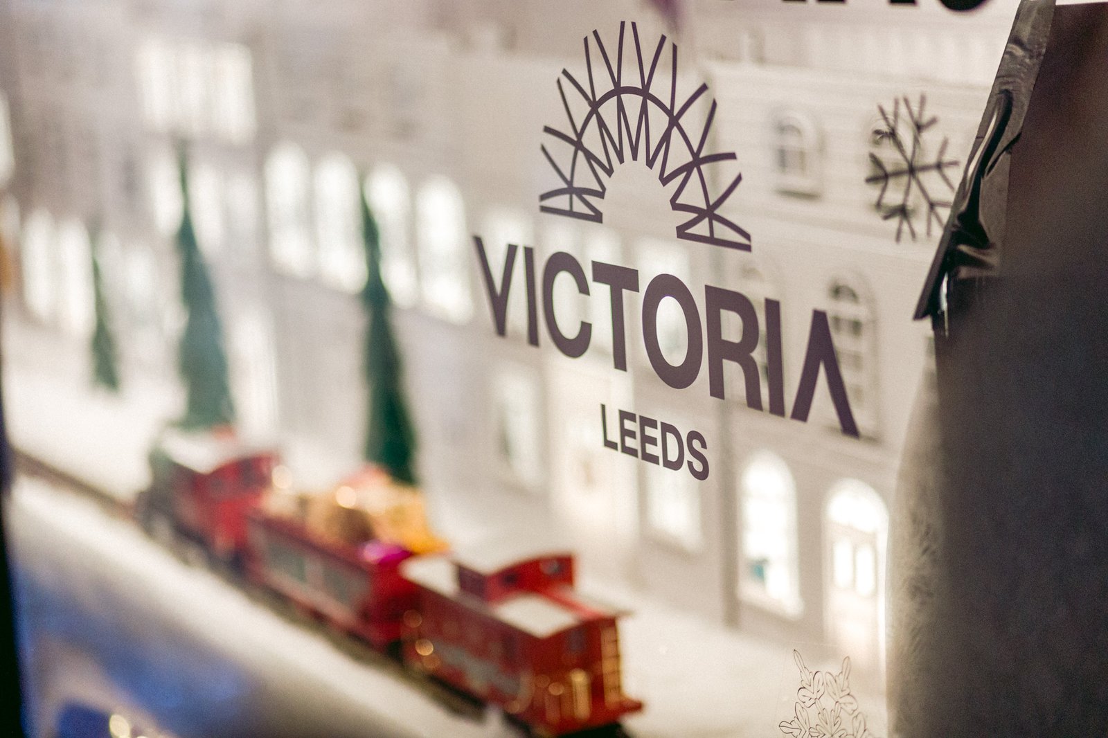 维多利亚利兹购物中心的一个小盛大圣诞节的窗口