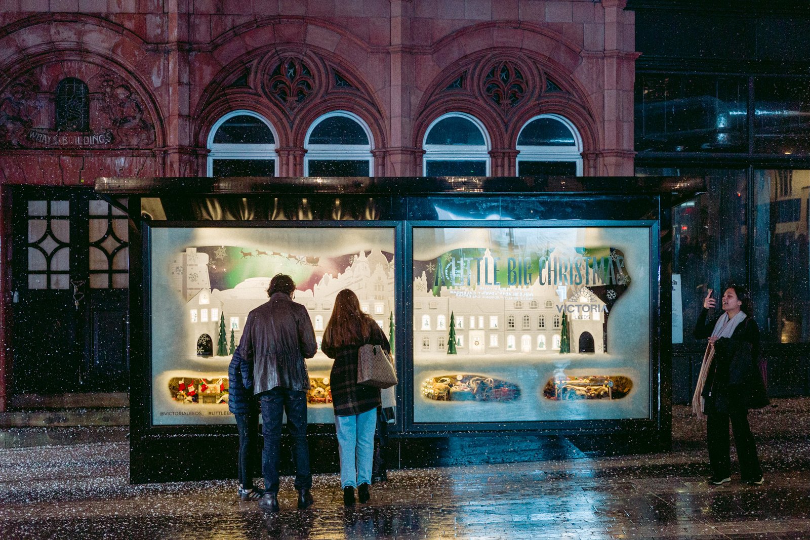 维多利亚利兹购物中心的一个小盛大圣诞节的窗口