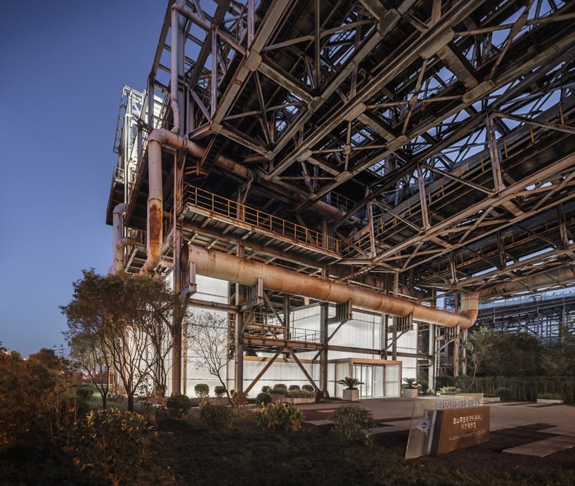 kokaistudios 将上海旧工厂改造成多功能展览中心
