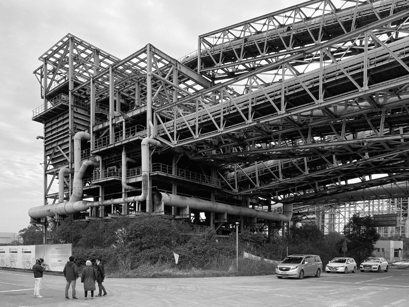 kokaistudios 将上海旧工厂改造成多功能展览中心