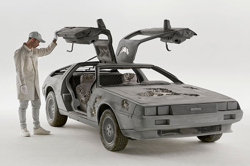 丹尼尔·阿沙姆 (Daniel Arsham) 讨论了弗里德曼·本达 (Friedman Benda) 的“对话中的设计”中建筑与时间的消解