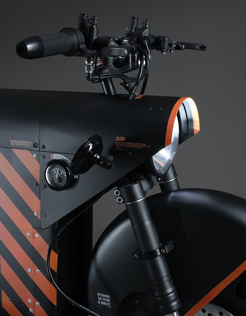 Katalis 首次推出 EV.1000 阿森纳特别版电动摩托车