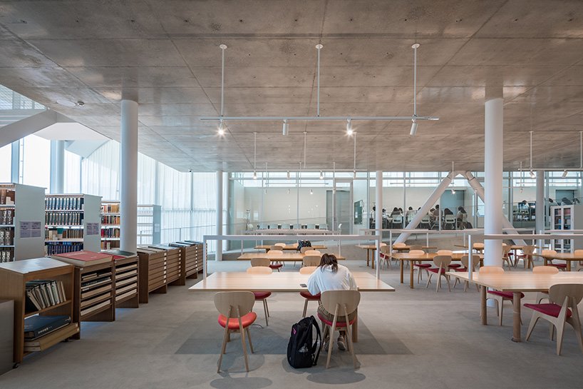 妹岛和世设计的日本女子大学图书馆 摄影：vincent hecht