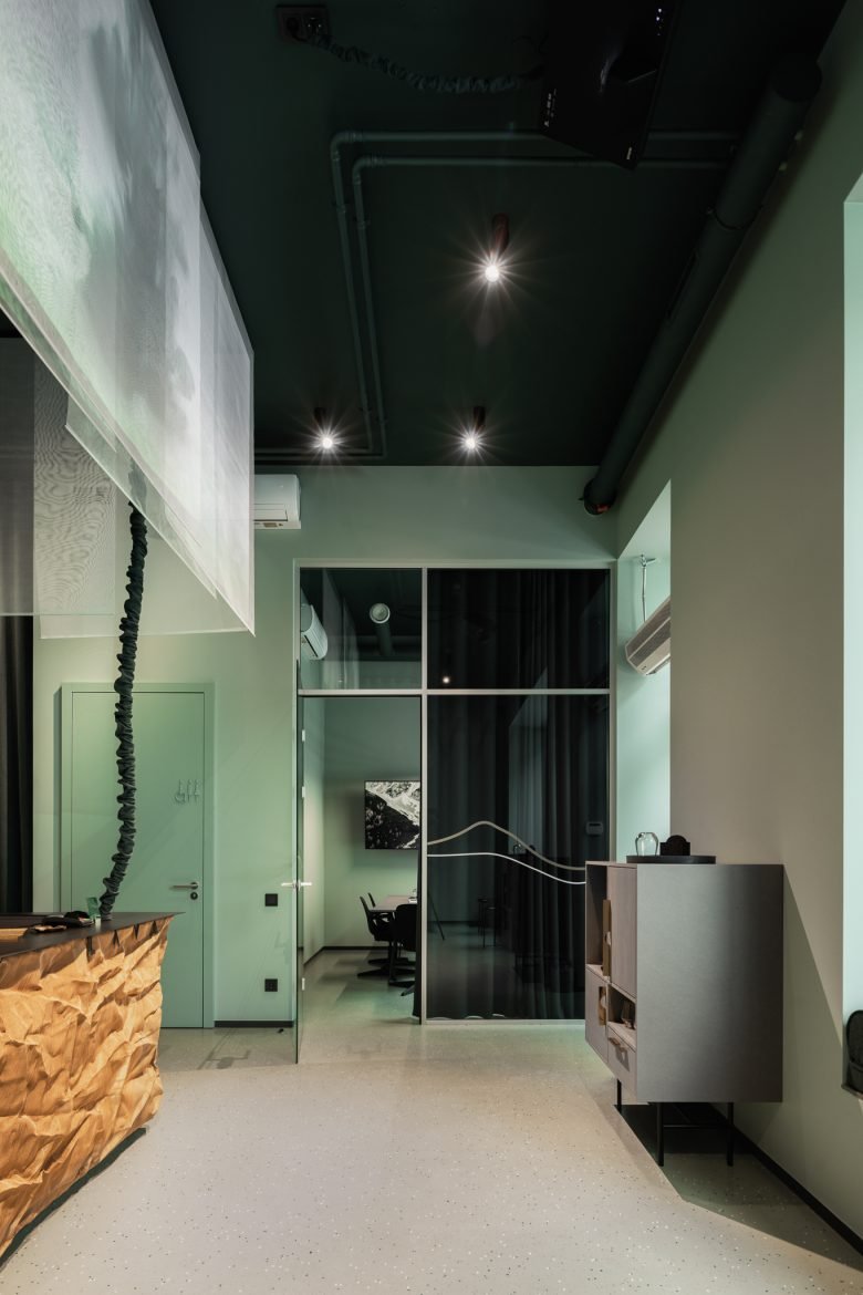 里加熔岩牙科工作室