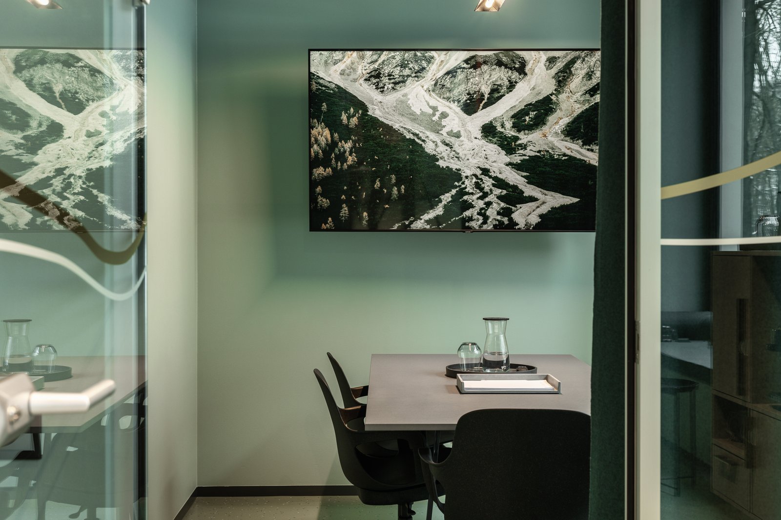 里加熔岩牙科工作室