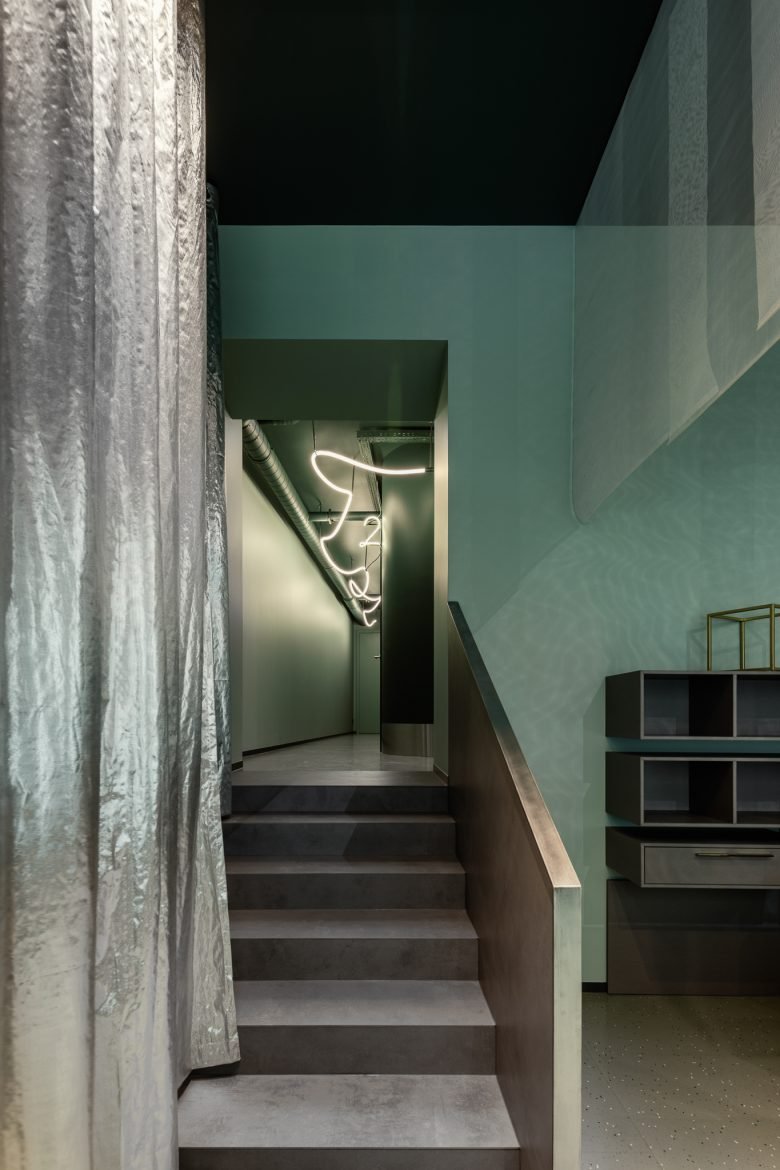 里加熔岩牙科工作室