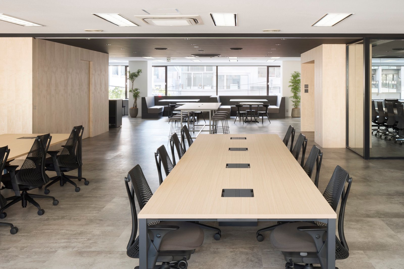 BROOK Inc. 的 Linkties 办公室 BROOK Inc. 的 Linkties 办公室