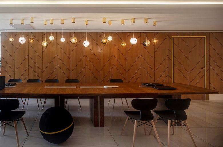 卡尔顿 TLV 酒店