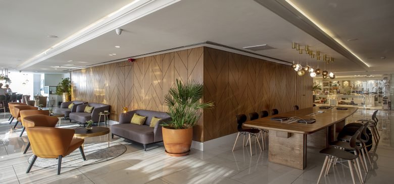 卡尔顿 TLV 酒店