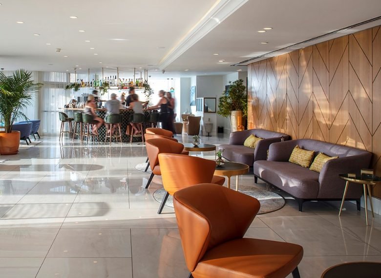 卡尔顿 TLV 酒店