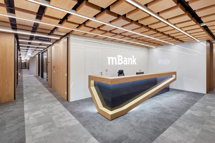 mBank 总部由 In Design Zbigniew Kostrzewa 设计，波兰罗兹