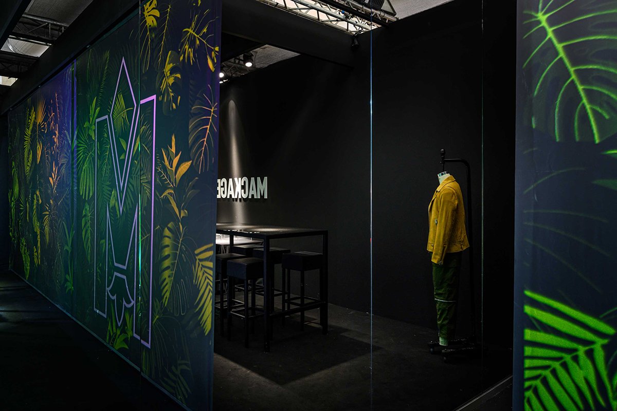 Mackage 展览设计由 Wea / Pitti Uomo 96 / Mackage，漂浮丛林