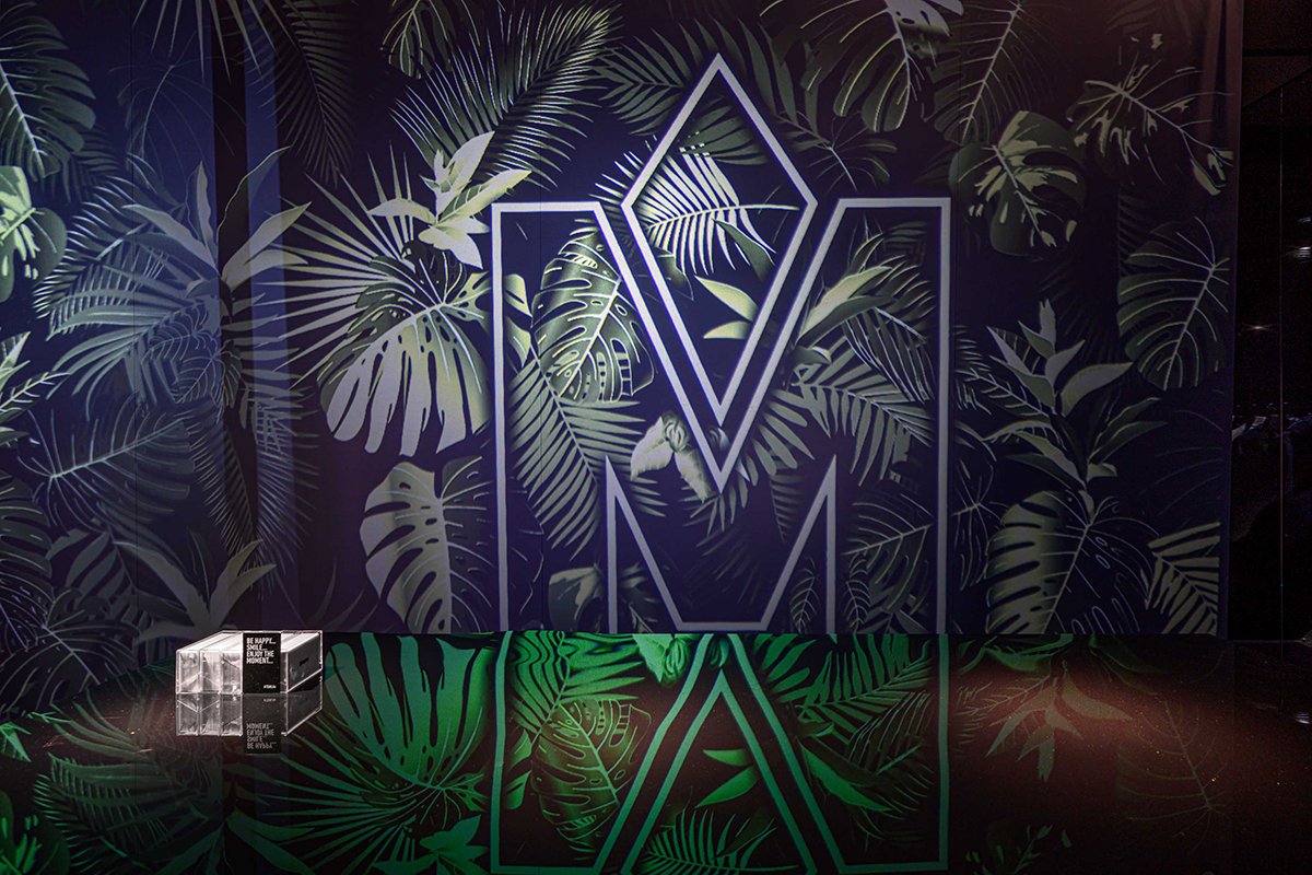 Mackage 展览设计由 Wea / Pitti Uomo 96 / Mackage，漂浮丛林