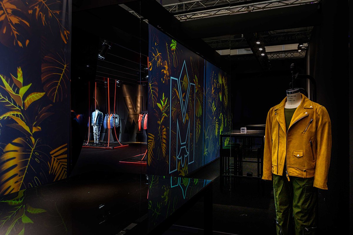 Mackage 展览设计由 Wea / Pitti Uomo 96 / Mackage，漂浮丛林