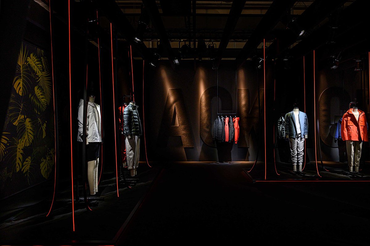 Mackage 展览设计由 Wea / Pitti Uomo 96 / Mackage，漂浮丛林