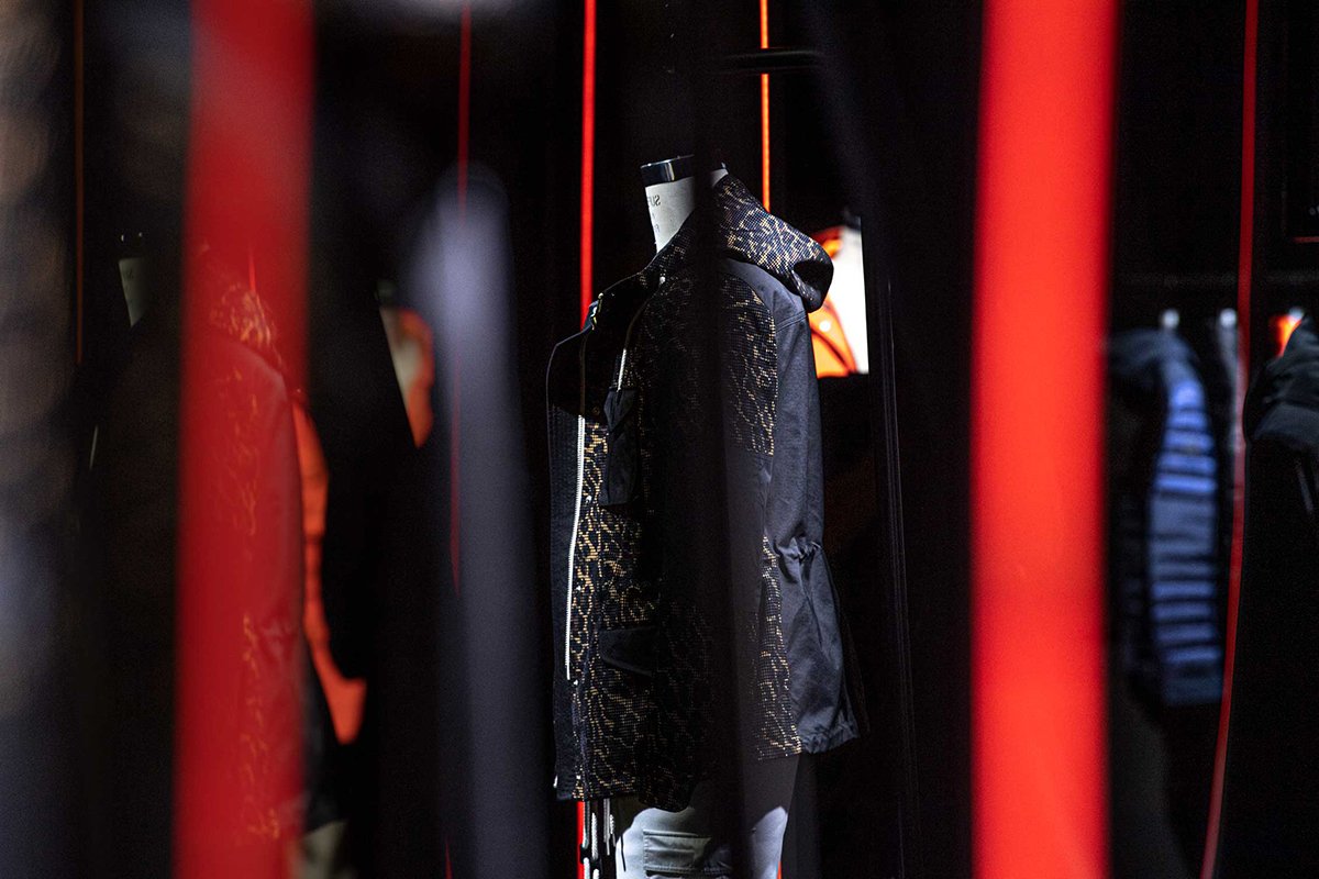 Mackage 展览设计由 Wea / Pitti Uomo 96 / Mackage，漂浮丛林