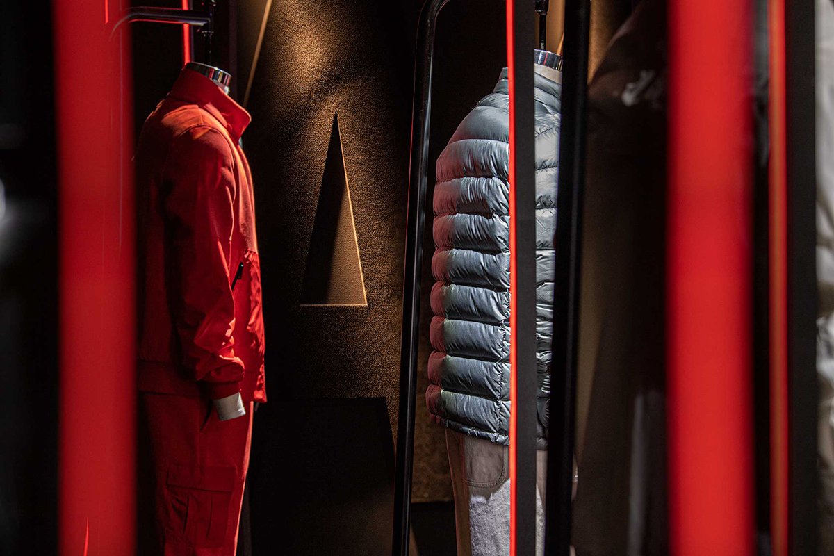 Mackage 展览设计由 Wea / Pitti Uomo 96 / Mackage，漂浮丛林