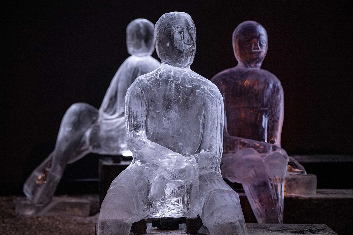 Wea / Pitti Uomo 97 / Mackage 的 Mackage 展览装置，外太空的冰冷之谜