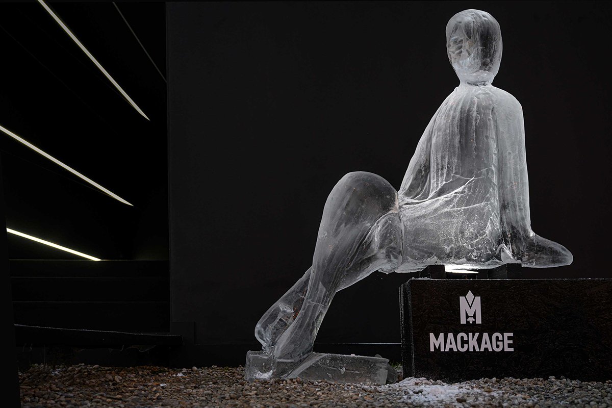 Wea / Pitti Uomo 97 / Mackage 的 Mackage 展览装置，外太空的冰冷之谜