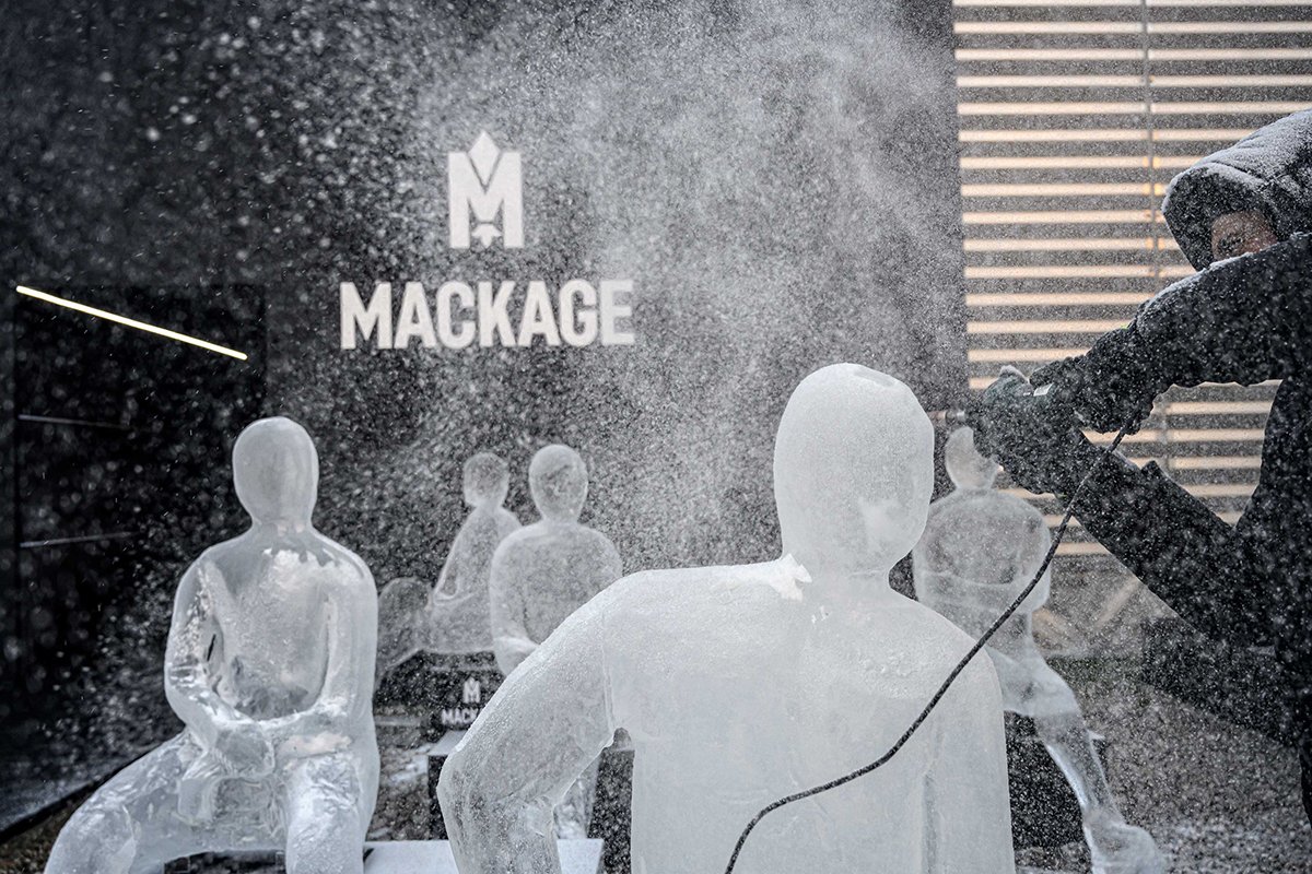 Wea / Pitti Uomo 97 / Mackage 的 Mackage 展览装置，外太空的冰冷之谜