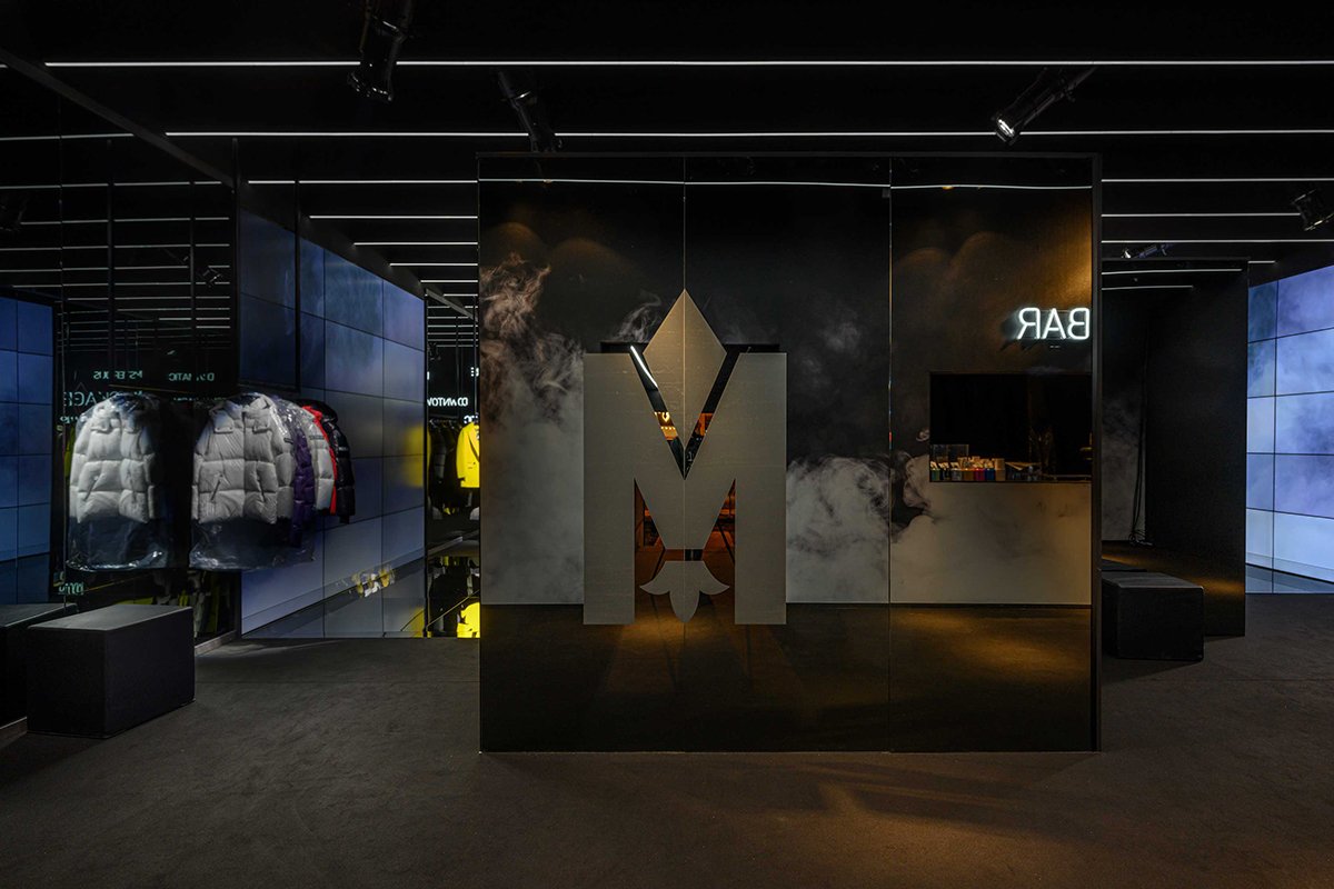 Wea / Pitti Uomo 97 / Mackage 的 Mackage 展览装置，外太空的冰冷之谜