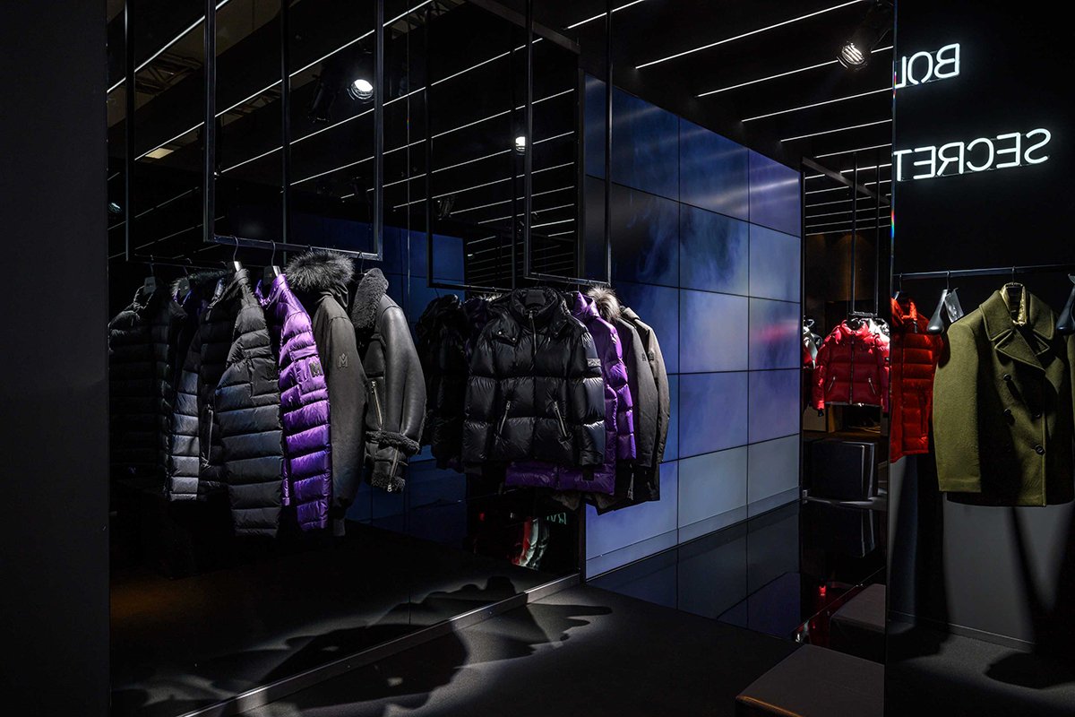 Wea / Pitti Uomo 97 / Mackage 的 Mackage 展览装置，外太空的冰冷之谜