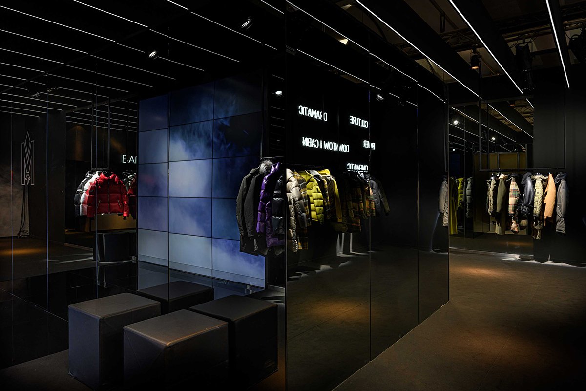 Wea / Pitti Uomo 97 / Mackage 的 Mackage 展览装置，外太空的冰冷之谜