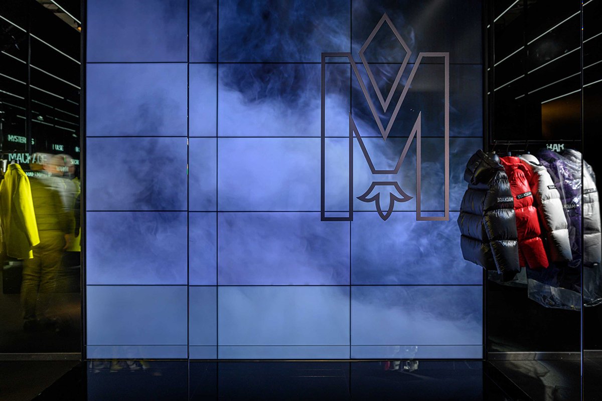 Wea / Pitti Uomo 97 / Mackage 的 Mackage 展览装置，外太空的冰冷之谜