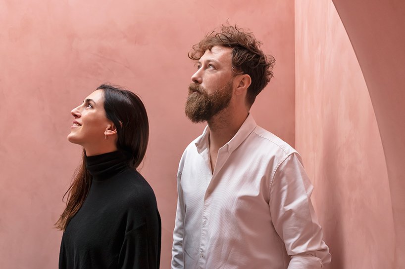 mar plus Ask 工作室用超现代的内饰完成了其洞穴状的石头“橄榄屋”