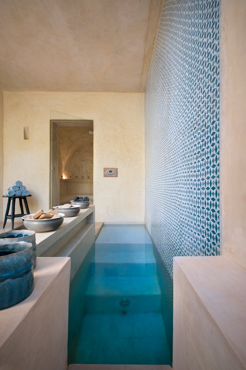 michaelis boyd 的 arijiju 住宅融合了欧洲和肯尼亚建筑风格