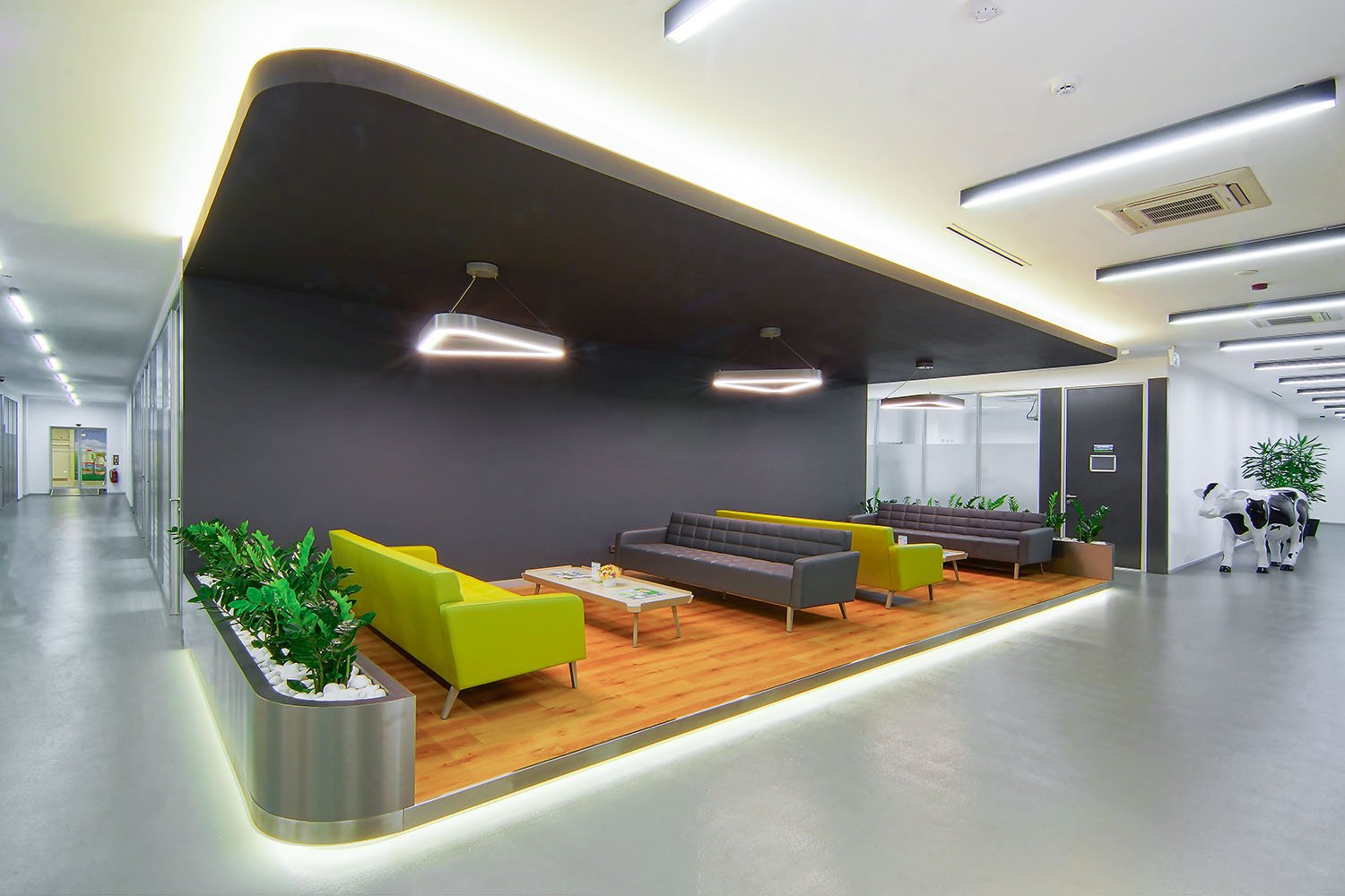 OSO Architecture 的 Sutas 总部 OSO Architecture 的 Sutas 总部