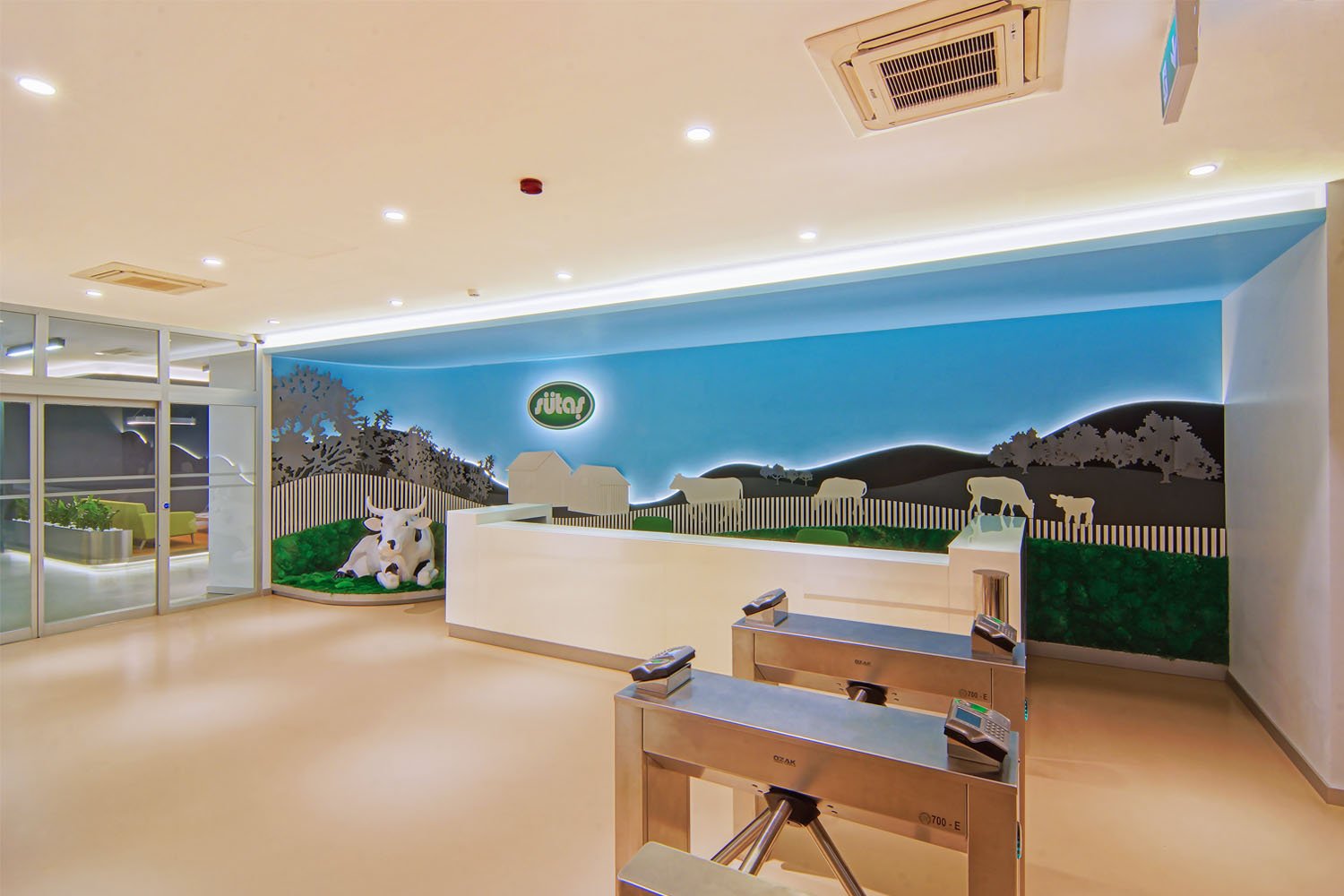 OSO Architecture 的 Sutas 总部 OSO Architecture 的 Sutas 总部