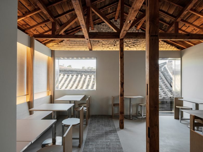 由 oftn 工作室设计的 onecafe