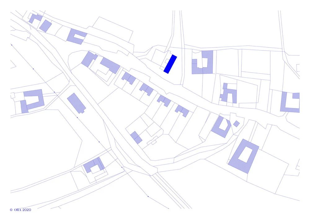 ORA 在捷克共和国的砖砌废墟中插入当代住宅