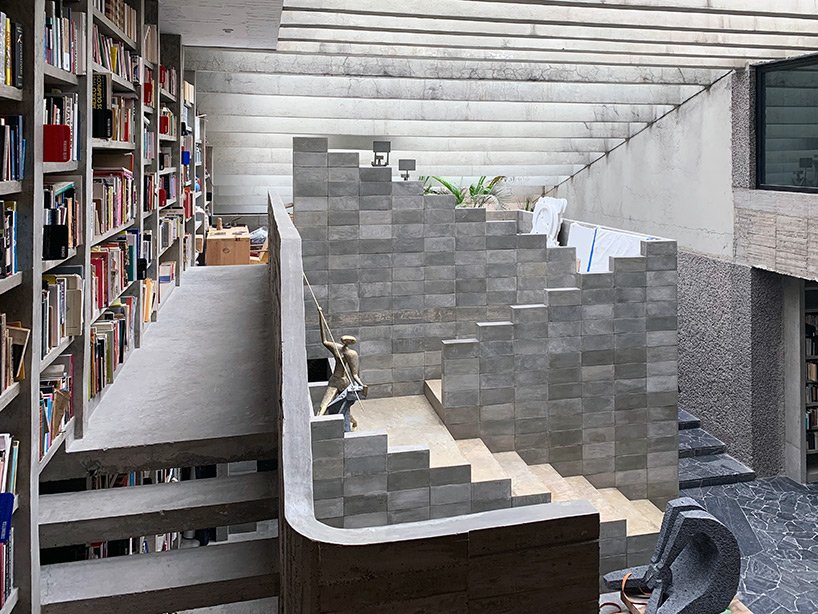 佩德罗·雷耶斯 + 卡拉·费尔南德斯谈弗里德曼·本达“对话中的设计”的实践和个人生活