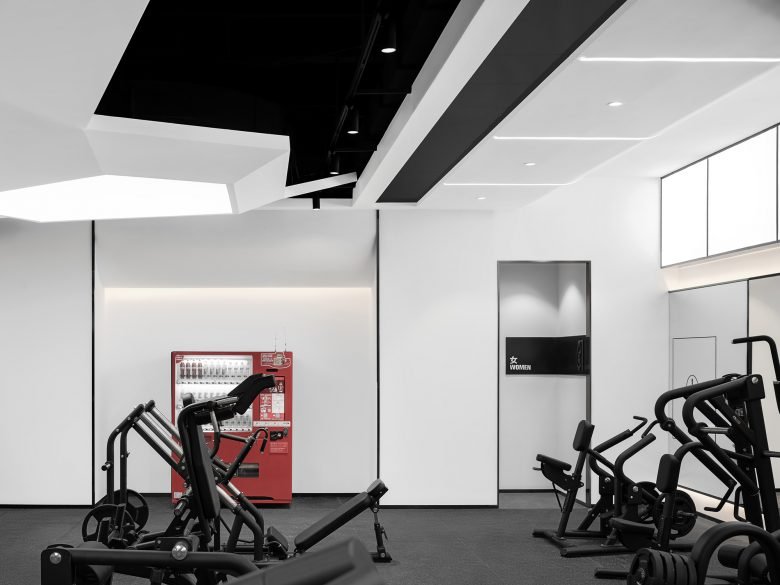 存 FF 芳菲 l 锻炼身体,为人生留白 – 大力神健身世界店 存 FF 芳菲 l 锻炼身体,为人生留白 – 大力神健身世界店