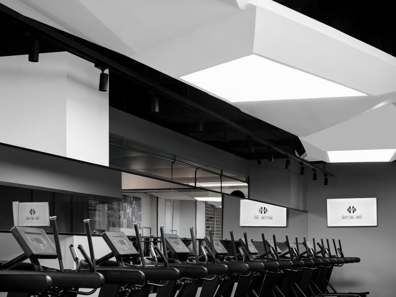 存 FF 芳菲 l 锻炼身体,为人生留白 – 大力神健身世界店 存 FF 芳菲 l 锻炼身体,为人生留白 – 大力神健身世界店