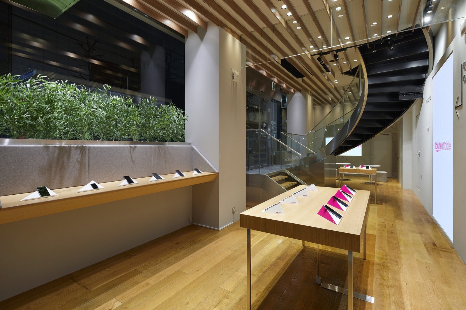 Pininfarina 设计 Rakuten Mobile 在涩谷的新概念店